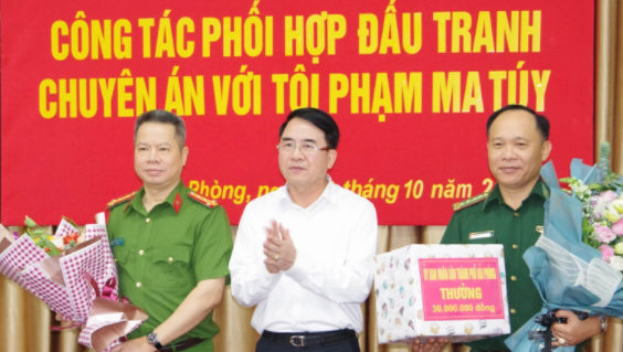 Ủy ban thành phố khen thưởng Ban chuyên án Bộ đội Biên phòng thành phố, Công an thành phố